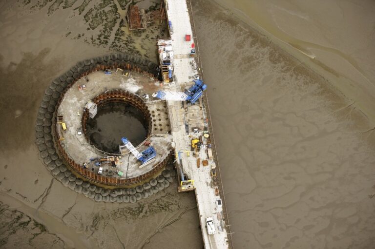 Rockbags-installed-on-a-cofferdam